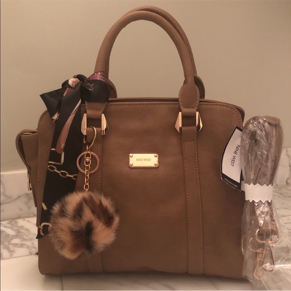 Nine West Handbags - NWT 💫 Nine West Dasher - Sand Purse